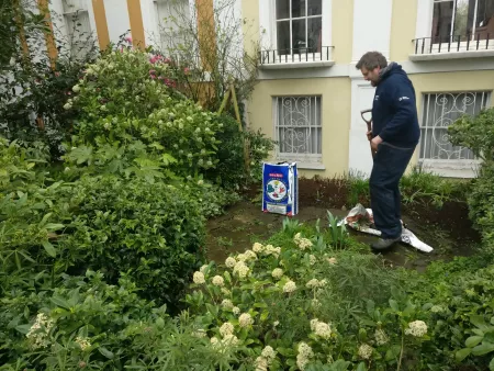 Puutarhurit olivat jo aloittaneet kevättyöt